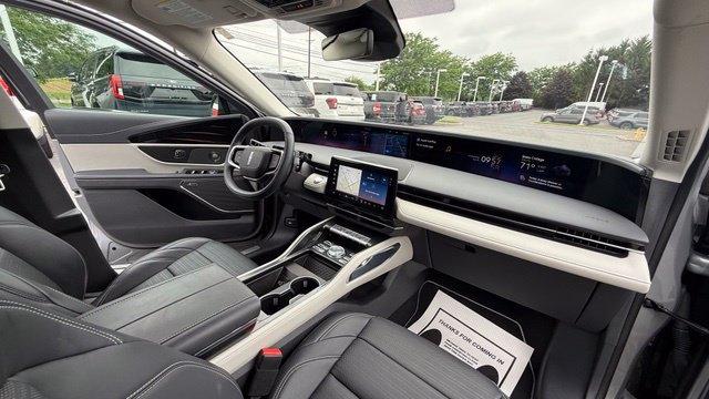 Used 2025 Lincoln Nautilus Reserve AWD/4WD image 39