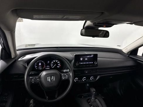 Certified 2025 Honda HR-V LX image 24