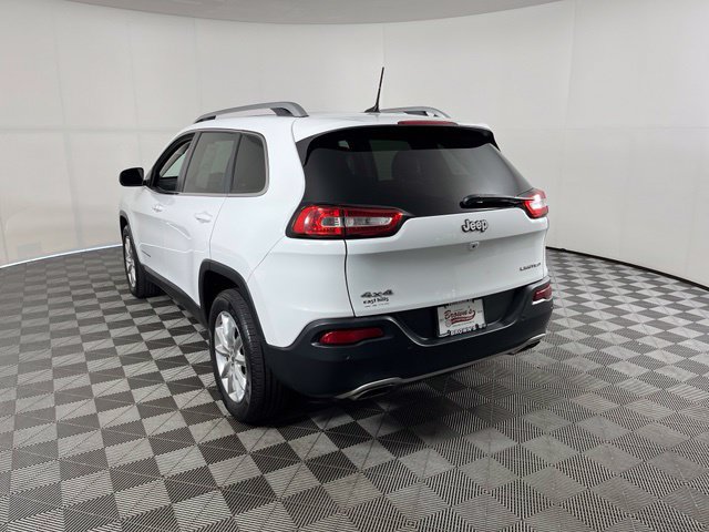 Used 2017 Jeep Cherokee Limited w/ Luxury Group AWD/4WD image 5