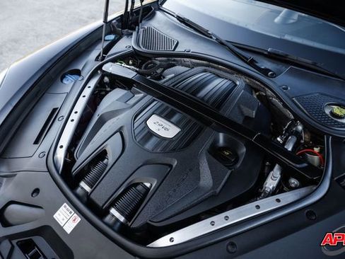 Used 2018 Porsche Panamera 4S image 76