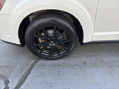 Used 2019 Dodge Journey SE FWD image 14