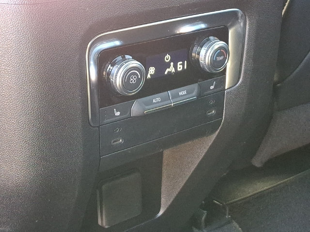 Used 2026 GMC Yukon AT4 AWD/4WD image 18