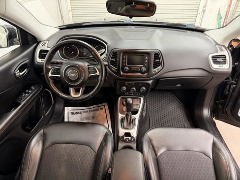 Used 2018 Jeep Compass Latitude w/ Cold Weather Group AWD/4WD image 37