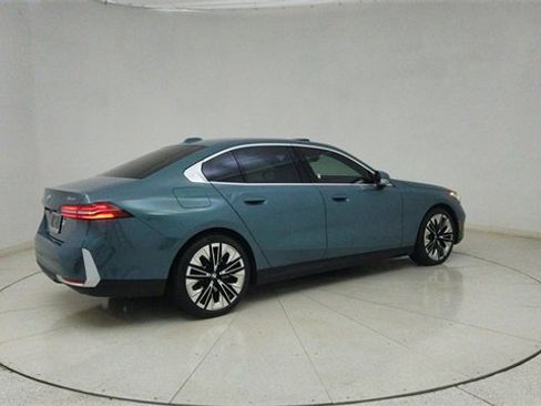 Used 2026 BMW 540i xDrive image 75