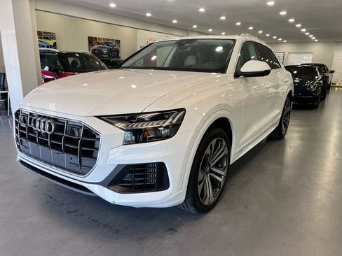Used 2019 Audi Q8 Prestige image 3