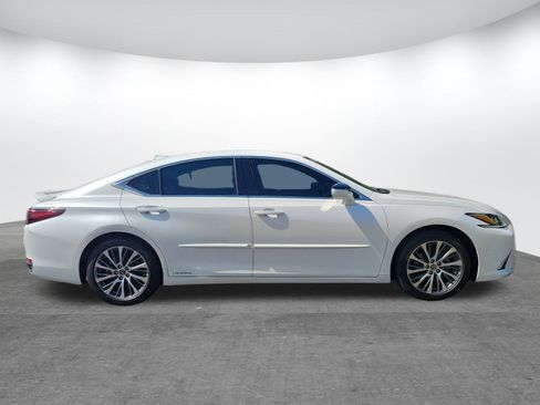 Used 2021 Lexus ES 300h w/ Premium Package image 24