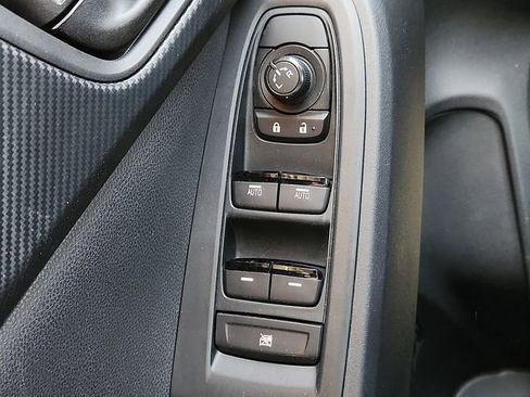 Certified 2025 Subaru Crosstrek 2.0i image 21