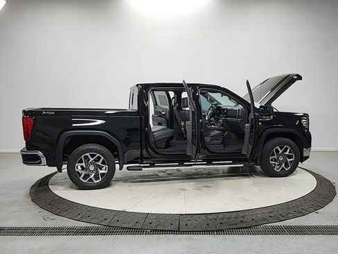 Used 2023 GMC Sierra 1500 SLT w/ SLT Premium Package image 16