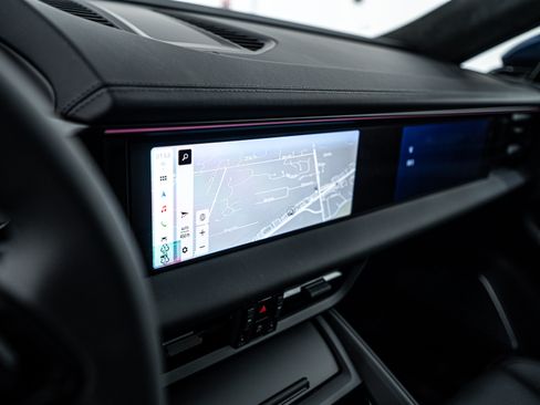 New 2025 Porsche Macan Turbo Electric image 15