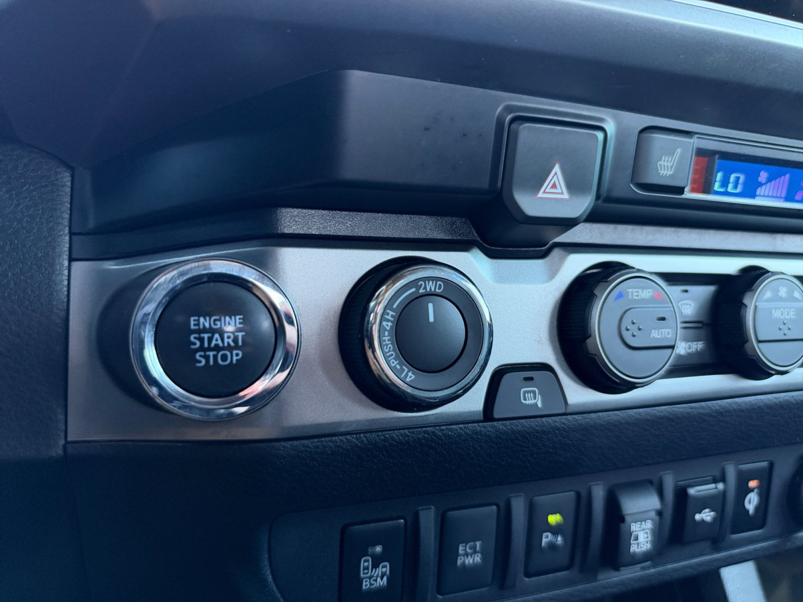 Used 2022 Toyota Tacoma Limited AWD/4WD image 26