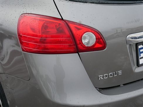 Used 2013 Nissan Rogue S image 17
