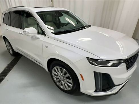 Certified 2023 Cadillac XT6 Premium Luxury image 2