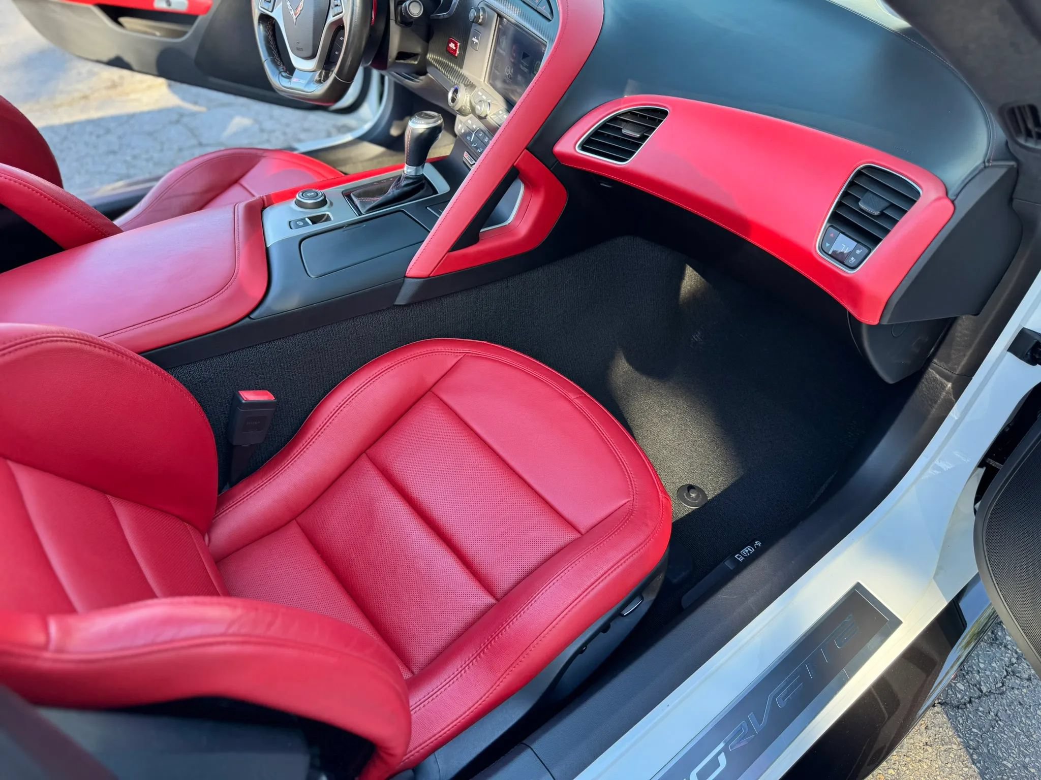 Used 2017 Chevrolet Corvette Z06 RWD image 11