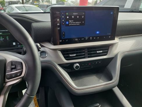 Used 2025 Ford Explorer Active image 9