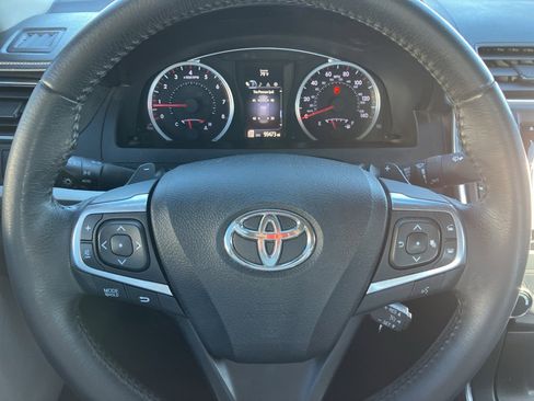 Used 2017 Toyota Camry SE image 12
