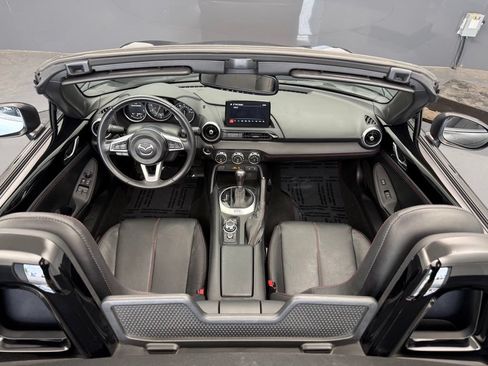 Used 2019 MAZDA MX-5 Miata Grand Touring RWD image 4
