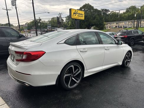 Used 2018 Honda Accord Sport image 12