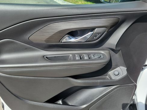 Used 2023 GMC Terrain SLE w/ Driver Convenience Package FWD image 24