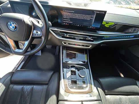 Used 2025 BMW X5 xDrive50e AWD/4WD image 19