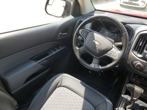 Used 2018 Chevrolet Colorado Z71 AWD/4WD image 17