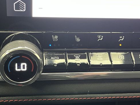 Certified 2024 Chevrolet Colorado Z71 w/ Z71 Convenience Package 2 image 24