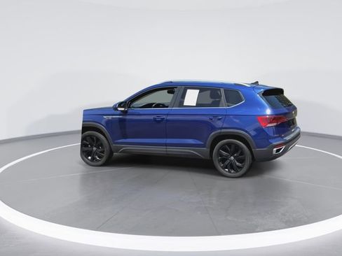 Used 2023 Volkswagen Taos SE w/ Black Wheel Package AWD/4WD image 7