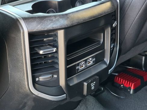 Used 2022 RAM 1500 Big Horn AWD/4WD image 21