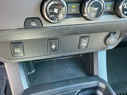 Used 2016 Toyota Tacoma TRD Off-Road w/ Towing Package image 18