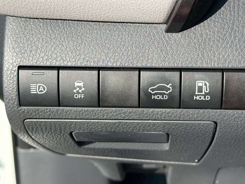 Used 2024 Toyota Camry SE AWD/4WD image 18