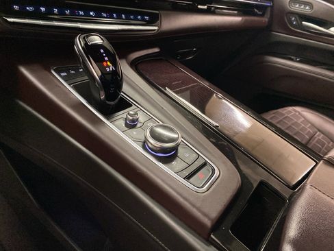 Used 2023 Cadillac Escalade Premium Luxury Platinum image 25