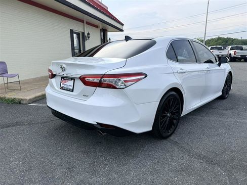 Used 2020 Toyota Camry XLE FWD image 5