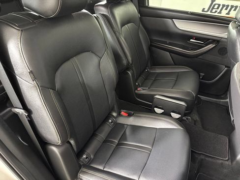 Used 2024 MAZDA CX-90 Plug-In Hybrid w/ Preferred AWD/4WD image 25