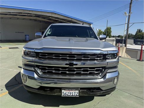 Used 2018 Chevrolet Silverado 1500 LTZ AWD/4WD image 3