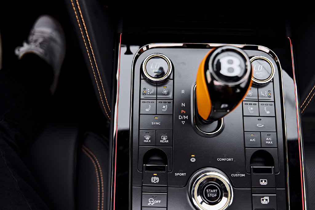 Used 2025 Bentley Flying Spur Plug-In Hybrid AWD/4WD image 62