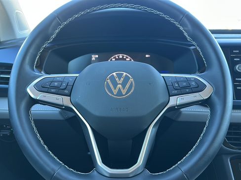 Used 2024 Volkswagen Taos SE w/ MDO Package image 27