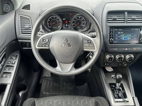 Used 2025 Mitsubishi Outlander Sport ES AWD/4WD image 15
