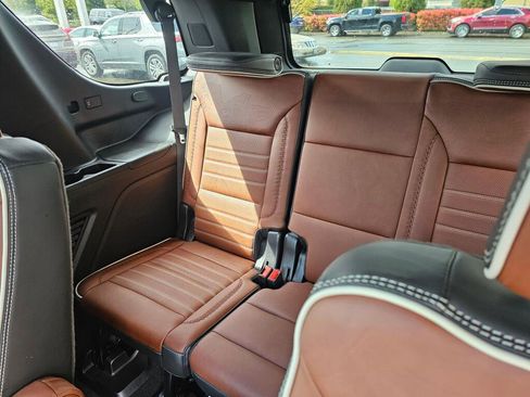 Used 2023 GMC Yukon Denali Ultimate AWD/4WD image 22
