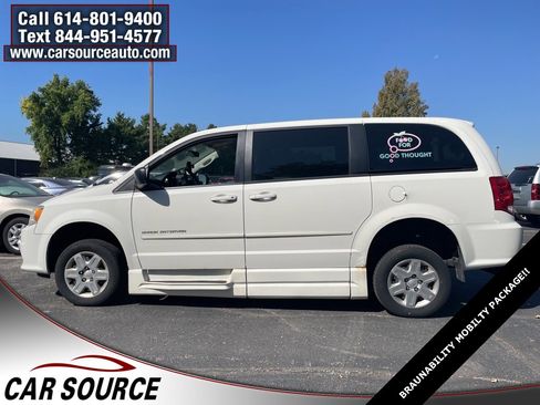 Used 2012 Dodge Grand Caravan SE image 3