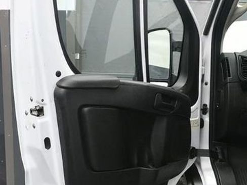 Used 2024 RAM ProMaster 2500 w/ Convenience Group FWD image 10