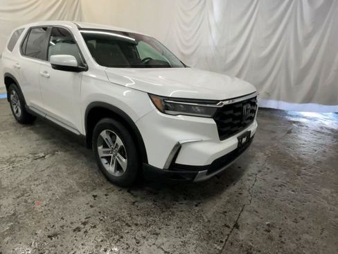 Used 2023 Honda Pilot EX-L image 2