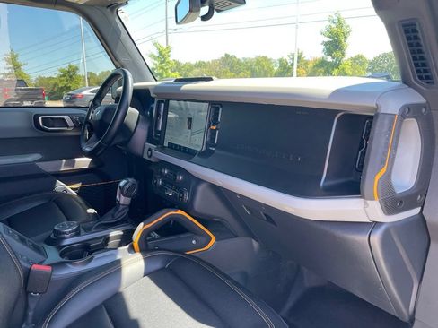 Used 2023 Ford Bronco Badlands w/ Sasquatch Package AWD/4WD image 27