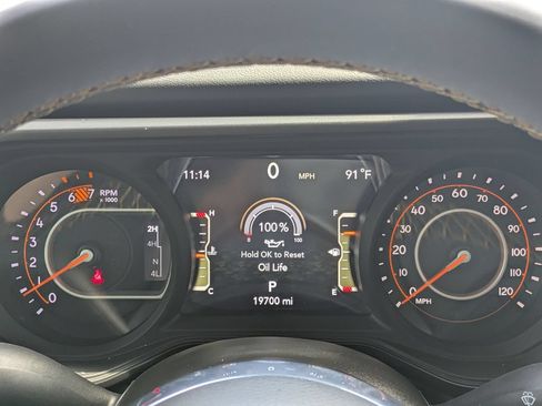 Used 2024 Jeep Wrangler Unlimited Sahara w/ Technology Group AWD/4WD image 26