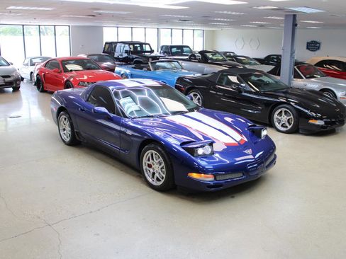 Used 2004 Chevrolet Corvette Z06 w/ Z06 Preferred Equipment Group RWD image 8