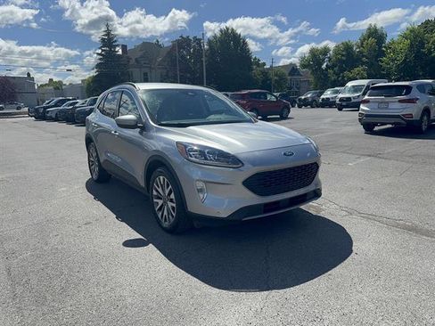 Certified 2022 Ford Escape Titanium w/ Class II Trailer Tow Package image 22