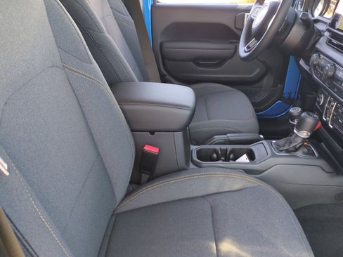 New 2026 Jeep Gladiator Sport image 19