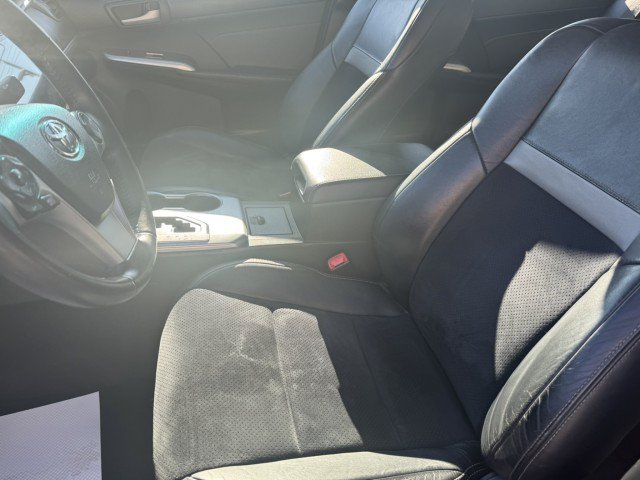 Used 2014 Toyota Camry SE w/ Leather Package FWD image 9