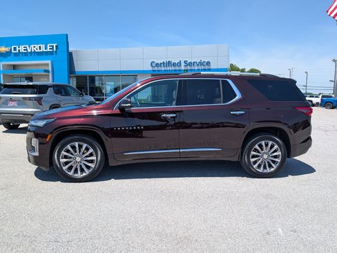 Used 2023 Chevrolet Traverse Premier AWD/4WD image 6