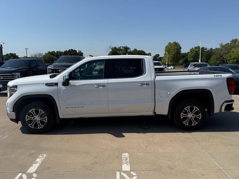 Used 2025 GMC Sierra 1500 SLT AWD/4WD image 3
