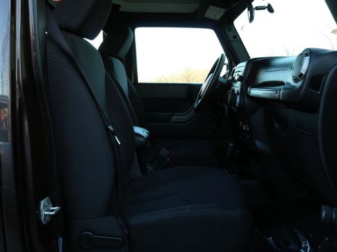 Used 2013 Jeep Wrangler Unlimited Sport image 37