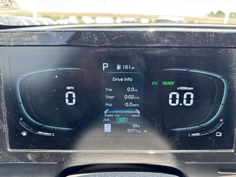 Certified 2025 Kia Sportage LX FWD image 31